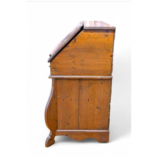 18th Century Dutch Bombe Slant Front Secretary Desk in Pine For Sale In Houston - Image 6 of 10