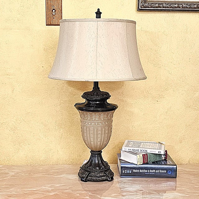 Vintage Neoclassical Urn Table Lamp With Frosted Glass & Dual Night Light For Sale - Image 17 of 18