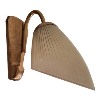 Mid-Century German Wall Lamp with Brass Frame and Original Cream-White Patterned Glass Shade, 1950s For Sale