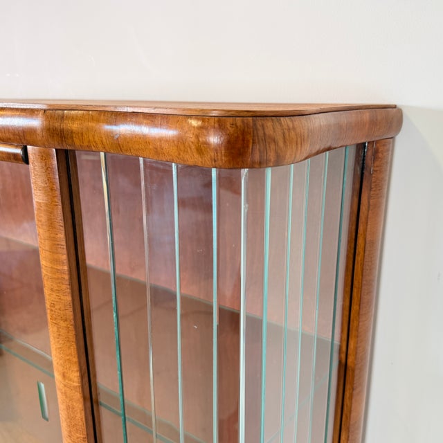 Brown Vintage Art Deco Display Cabinet with Glass Slats in Warm Walnut Veneer, 1950s For Sale - Image 8 of 14