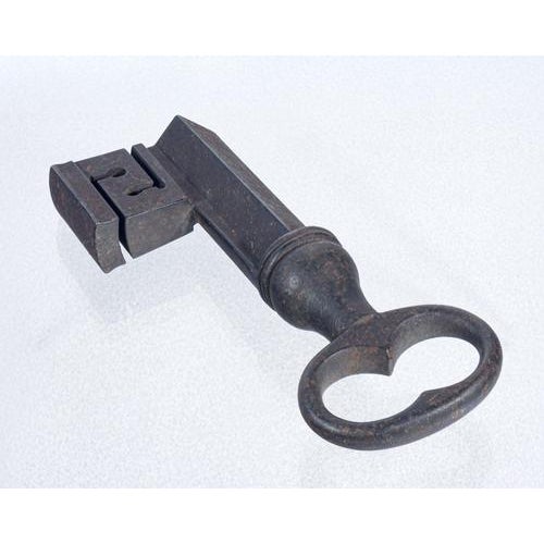 Large Antique 19th Century Iron Key For Sale - Image 11 of 14