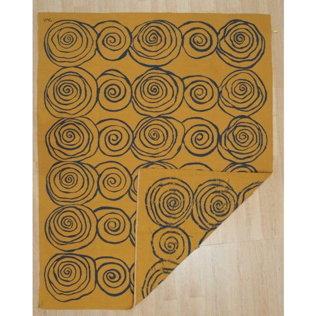 9x12 Stylish Iris Goldenrod Kilim Fluid Spirals Modern Handwoven Wool Carpet Rug For Sale - Image 4 of 7