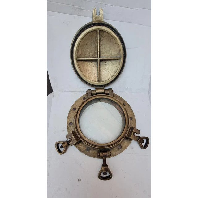 Ship Porthole in Brass, 1940s For Sale - Image 6 of 6