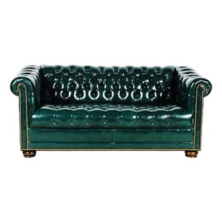 Late 20th Century Hancock & Moore Emerald Green Tufted Leather Chesterfield Sofa For Sale