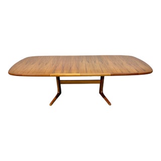 Vintage Danish Modern Oval Teak Dining Table W/2 Leaves For Sale