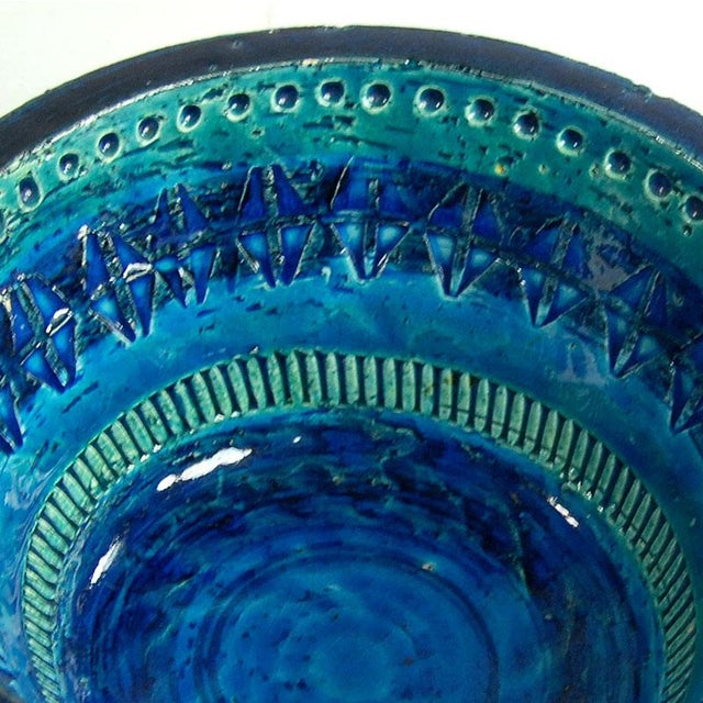 Italian Rimini Blue Ceramic Bowl by Aldo Londi for Bitossi, 1970s For Sale - Image 6 of 8