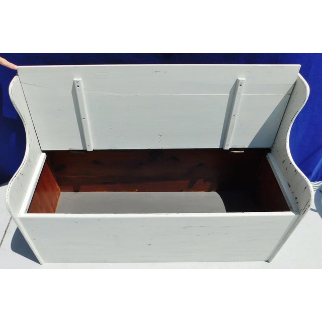 Antique white toy chest 2025