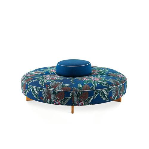 Ottoman designed by rodolfo dordoni in 2020. Manufactured by cassina in italy. round pouf from sail out outdoor...