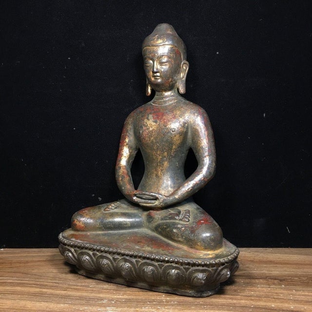 Art Deco Bronze Seated Shakyamuni Buddha Figure on Lotus Base For Sale - Image 3 of 9