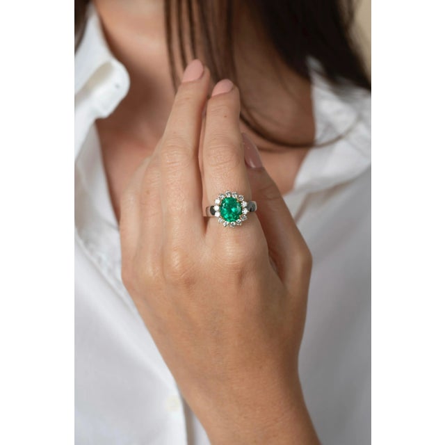 3 Carat Vivid Green Colombian Emerald and Diamond Halo Ring 18K White Gold, Size 7 For Sale In Miami - Image 6 of 10