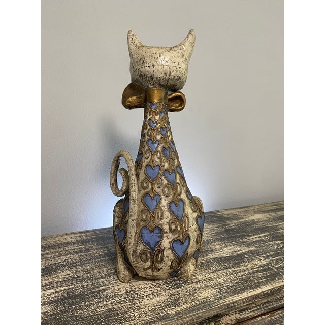 Late 20th Century Vintage Jeanne Valentine–Attributed Cream, Gold and Blue Papier-Mâché Cat Sculpture For Sale - Image 5 of 6