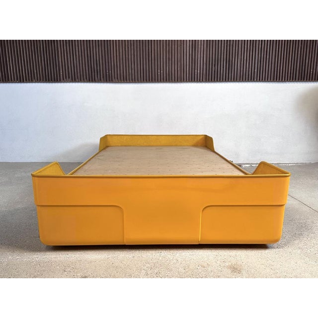 Space Age Daybed by Marc Berthier for Roche Bobois, 1960s For Sale - Image 10 of 18