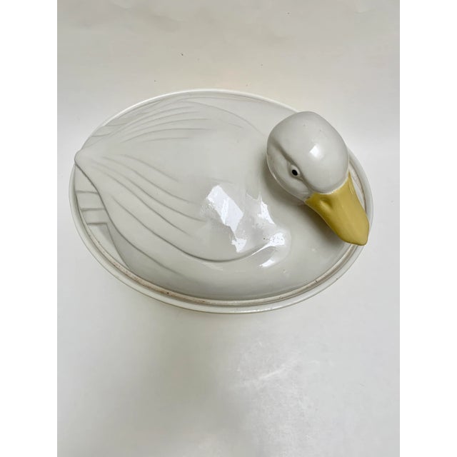 Vintage Hall yellow and white large serving set. Perfect for hot or cold dishes and storage. Soups, casseroles or whatever...