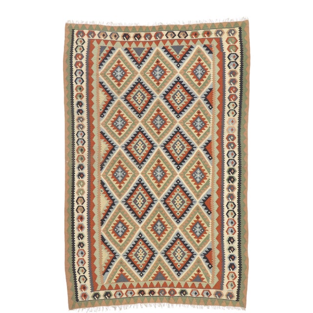 Vintage Persian Shiraz Kilim Rug - 06'09 X 10'01 For Sale