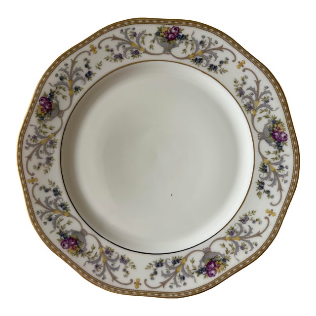 Set of 9 Vintage Baronet Dinner Plates in the Duchess Pattern For Sale