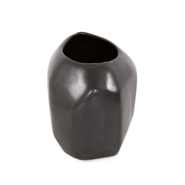 Kenneth Ludwig Chicago Gray Alamo Vase- Large For Sale - Image 4 of 11