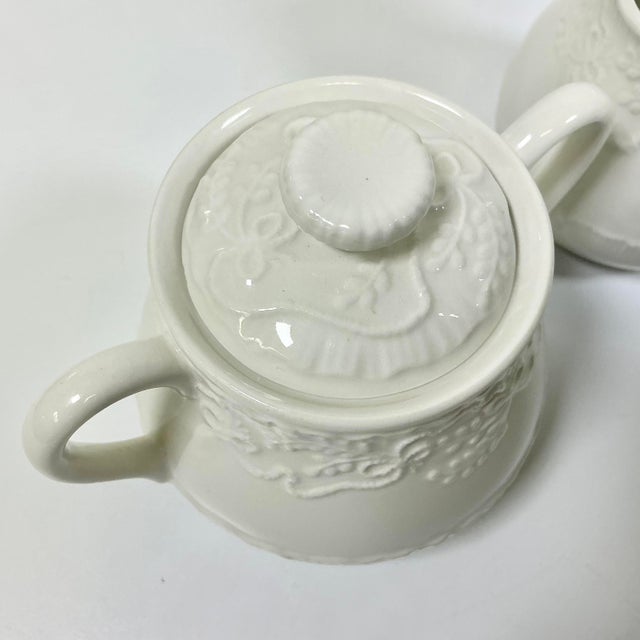 1980s 1989 Vintage English Americana Wedgwood for Ralph Lauren Le Blanc Claire Creamer & Covered Sugar For Sale - Image 5 of 9