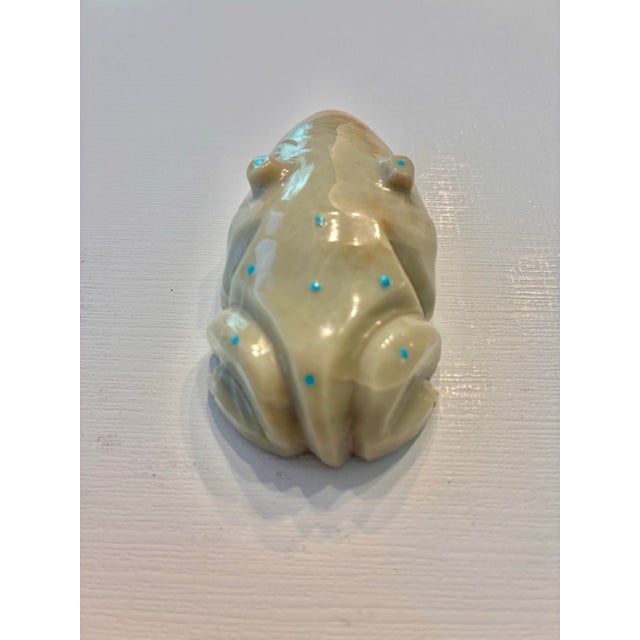 Vintage Zuni Frog Fetish Carved Stone Turquoise Inlay Attributed to Fenton Luna and Fred Weekly For Sale - Image 4 of 6