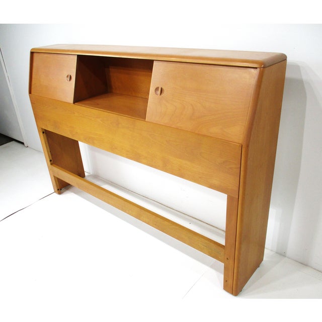 Mid-Century Modern Sculptura Full Headboard in Champagne #790 by Heywood Wakefield For Sale - Image 3 of 11