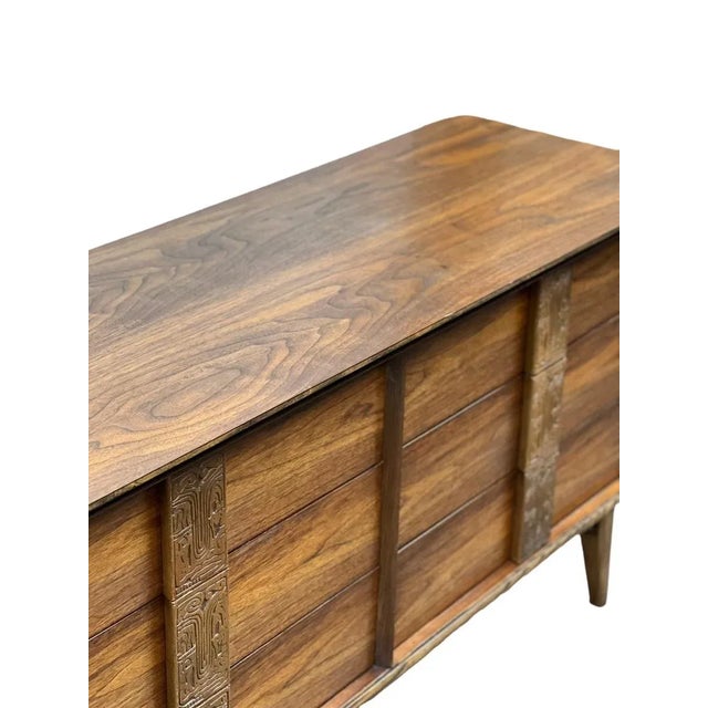 1970s Vintage Mid Century Modern Bassett 6 Drawer Dresser with Dovetail Drawers Chairish