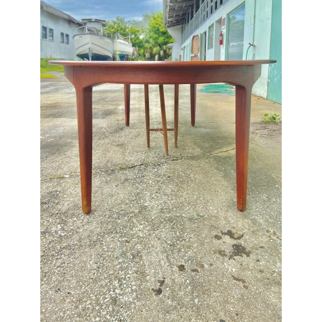 Mid 20th Century Sorø Stole Danish Extendable Teak Round/Oval Dining Table | Fold-Down Ladder Leg For Sale - Image 5 of 12