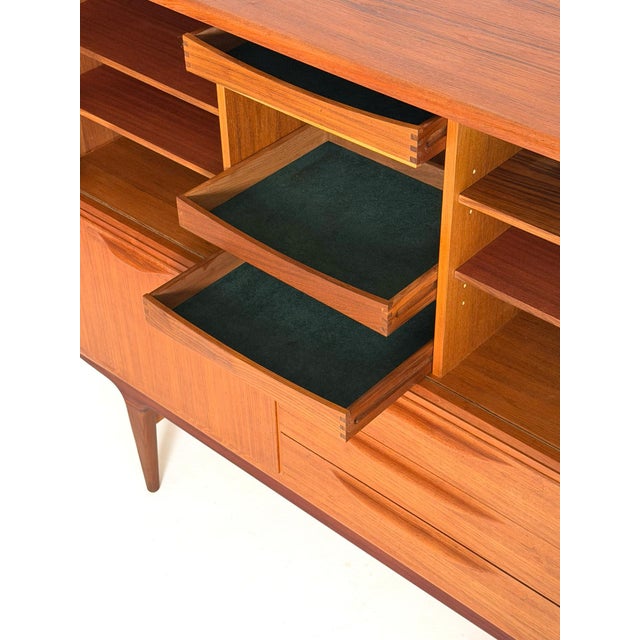 Uldum Møbelfabrik UM18 Sideboard in Teak by Johannes Andersen for Uldum Møbelfabrik, 1960s For Sale - Image 4 of 15