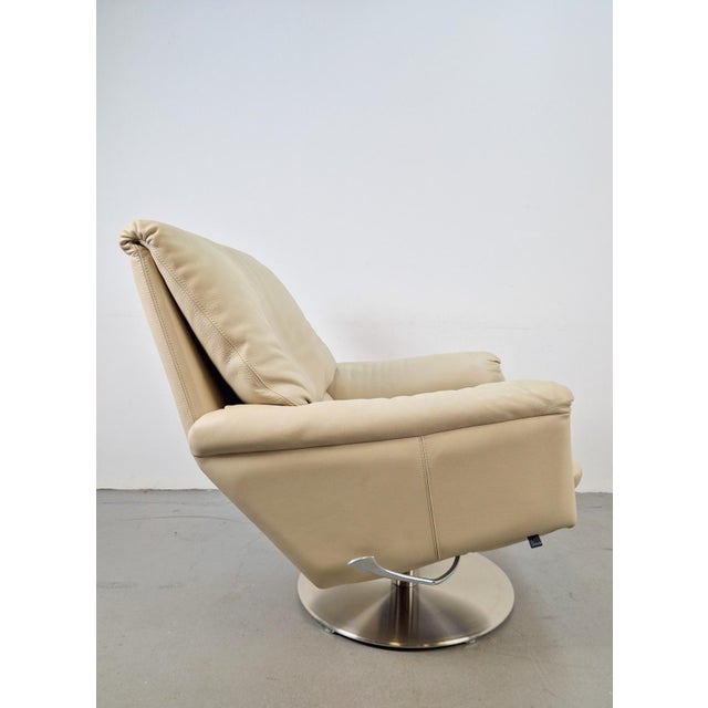 Modern Cece Swivel Chair in Leather from Leolux For Sale - Image 3 of 16