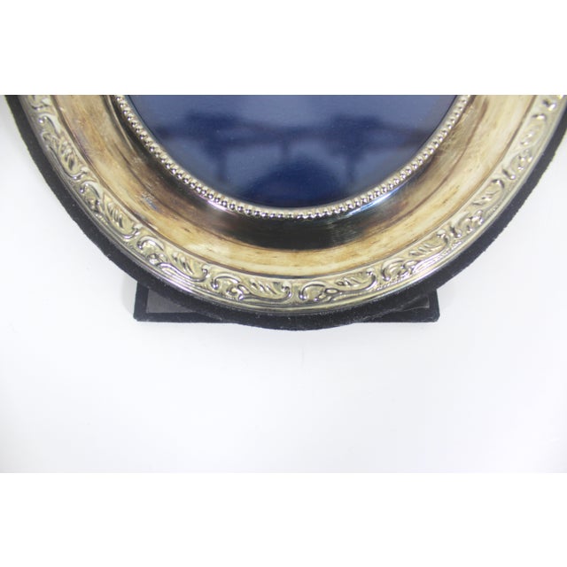 Mid 20th Century Vintage 5”x7” Silver Plated Picture Oval Photo Frame With Black Velvet Back, Table Top Photograph Frame, Old Patina Ornate Detail For Sale - Image 5 of 6