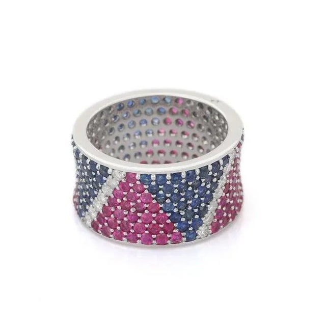 18k Solid Gold Pave Diamonds Sapphires & Ruby Cocktail Band Ring Size 7 For Sale - Image 4 of 10