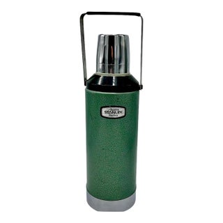 Mid-20th Century Design Aladdin Stanley a-945dh 2-Quart Thermos – Army Green Industrial Design For Sale