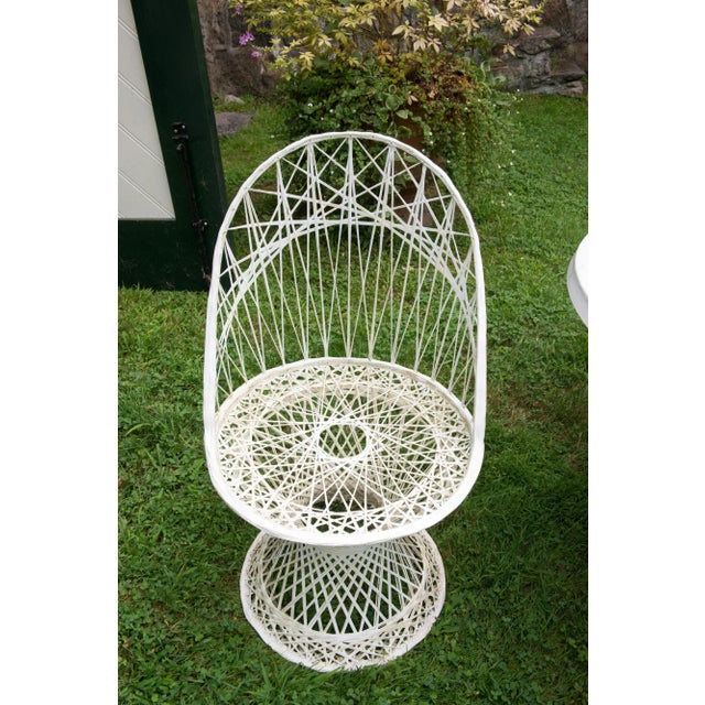 Russell Woodard 1960s Russell Woodard Four Chairs & Round Table of Spun Fiberglass - Set of 5 For Sale - Image 4 of 13