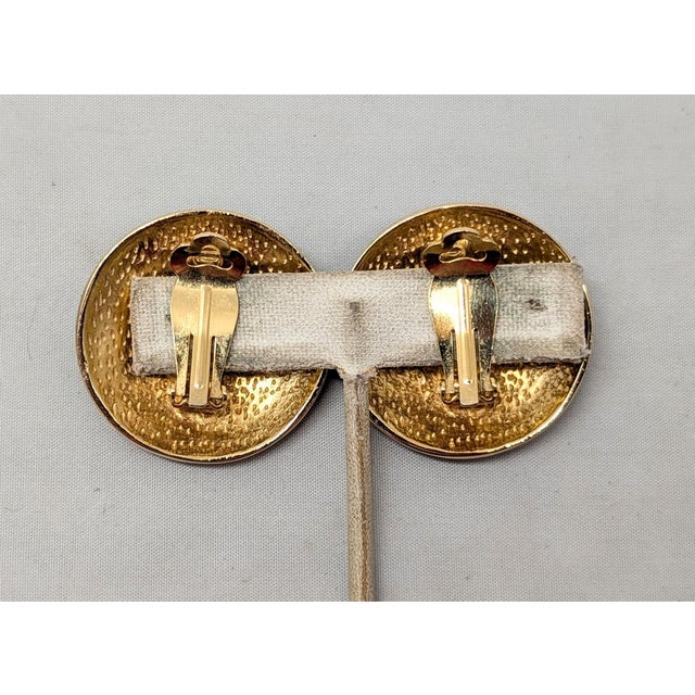 Metal Vintage Signed Alexis Kirk Round Goldtone Black Enamel & Cabochon Faux-Tiger's Eye Clip Earrings-2 Pieces For Sale - Image 7 of 8