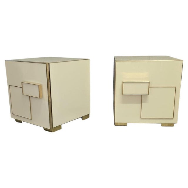 Imagine walking into your bedroom and being greeted by a solid wood nightstand, designed and crafted by Justfurnituress, a...