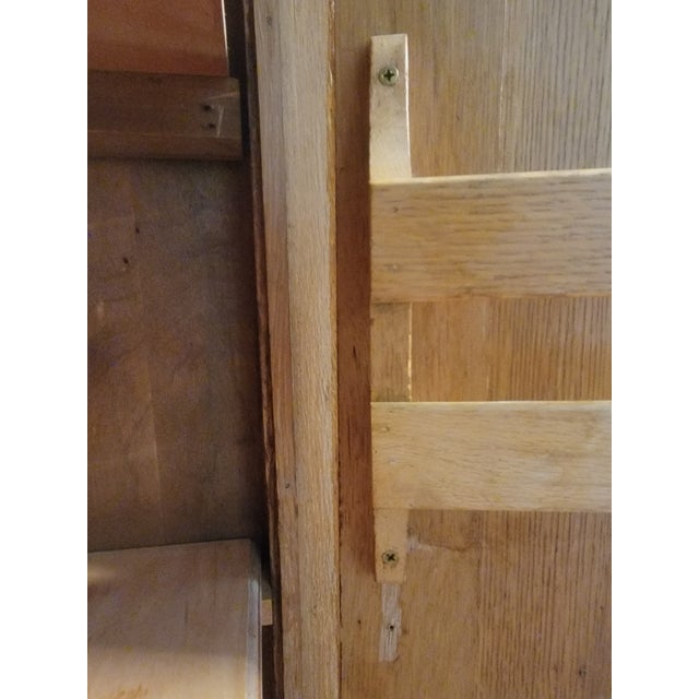 Antique Quarter-Sawn Tiger Oak Arts & Crafts Wardrobe Cabinet c.1905–1915 For Sale - Image 13 of 18