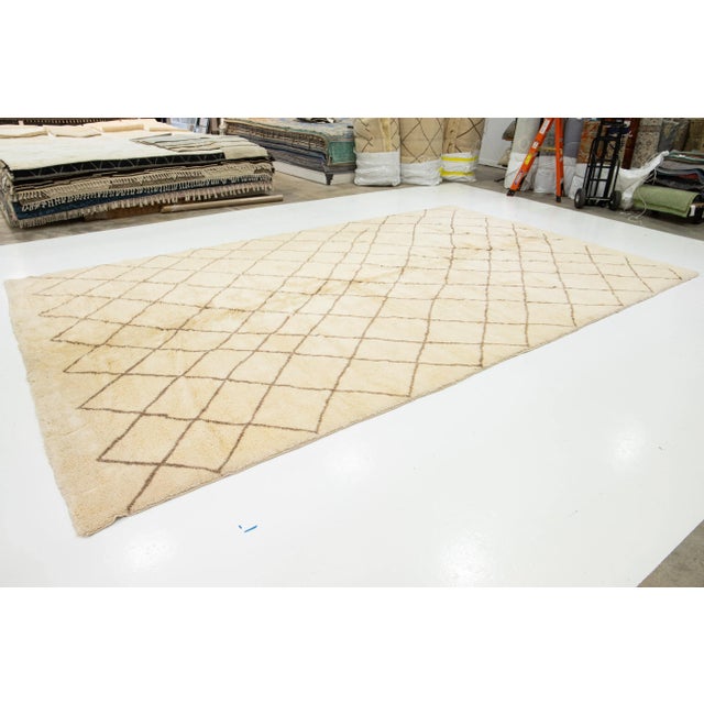 Geometric Modern Ivory Wool Rug Moroccan Style With a Tribal Pattern For Sale - Image 4 of 10