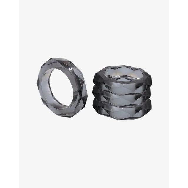 Designed to echo the sleek geometry of our Prism Flatware, the Clear Prism Napkin Ring offers modern versatility with a...