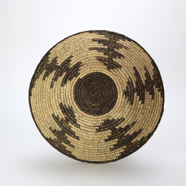 Early 20th Century Vintage Southwest Native American Woven Reed Basket 20thC For Sale - Image 5 of 10