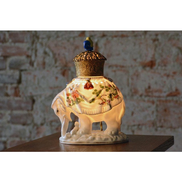 White Asian Table Lamp in Brass and Porcelain, India, 1970s For Sale - Image 8 of 12