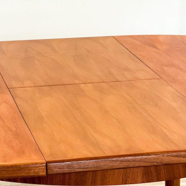 Dunvegan Round Extending Dining Table and Chairs in Teak by Tom Robertson for McIntosh, Scotland, 1960s, Set of 5 For Sale - Image 4 of 18