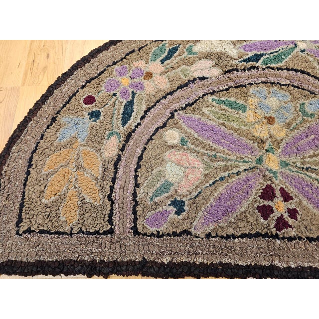 American Vintage American Hand Hooked Rug, Handwoven Half Moon Floral Pattern, Folk Art Tapestry, 2x4 For Sale - Image 3 of 9