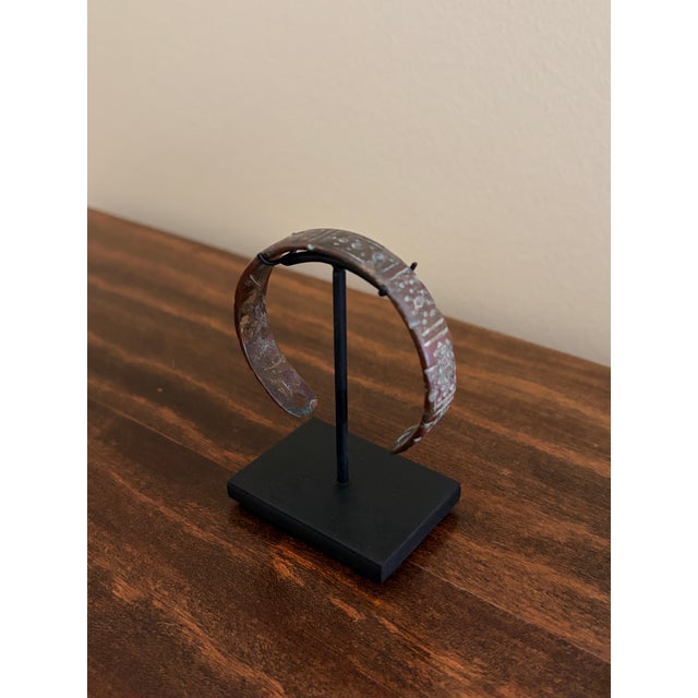 Ancient Roman Bronze Bracelet on Custom Steel Museum Mount For Sale - Image 10 of 11