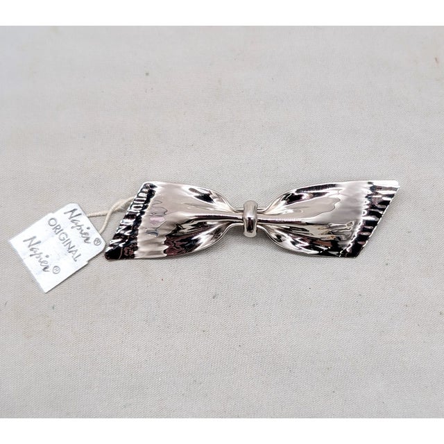 Mid-Century Modern Vintage C1976 Signed Napier Rhodium Plated Wavy Bow Brooch For Sale - Image 3 of 8