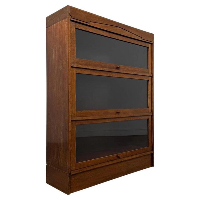 Antique Early 20th Century Mahogany Bookcase in the style of Globe-Wernicke For Sale - Image 11 of 11