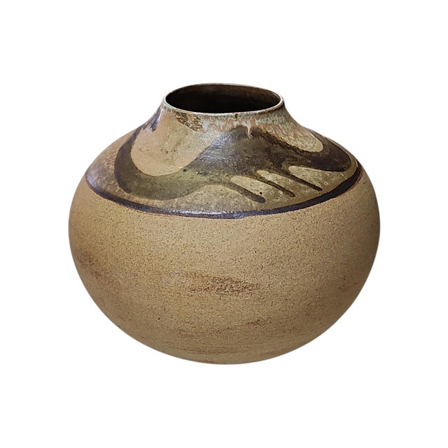 Unique vintage studio pottery vase with indigenous style motif, in excellent condition. Speckled stoneware glaze,...