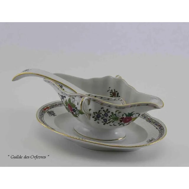 1960’s Vintage Herend Hand-Painted Gravy/Sauce Boat & Ladle With Fleurs Des Indes Colored Decoration For Sale In New York - Image 6 of 6