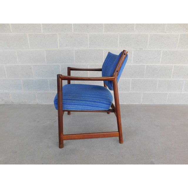 Mid-Century Rosewood Modern Arm Lounge Chair For Sale - Image 11 of 18