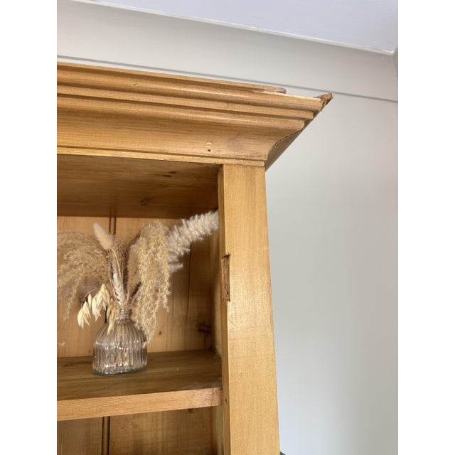 Dimensions: h: 199cm w (base): 89cm w (top): 99cm d (base): 49cm d (shelves): 28cm h (bottom shelf): 24cm h (lower middle...