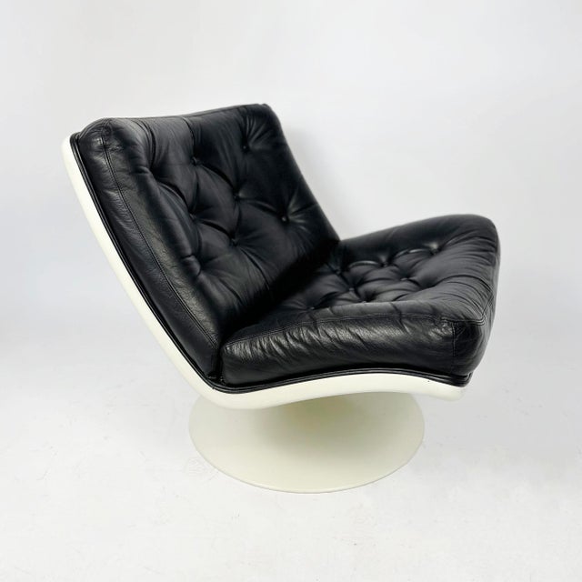 A striking f976 lounge chair designed by geoffrey harcourt for artifort, introduced in 1968. This is an original vintage...