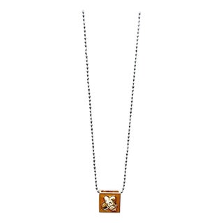 18 Karat Gold Pendant with White Diamond in White Platinum Chain For Sale