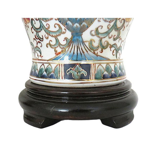 Pair of Vintage Chinoiserie Table Lamps Asian W/ Birds For Sale - Image 4 of 7